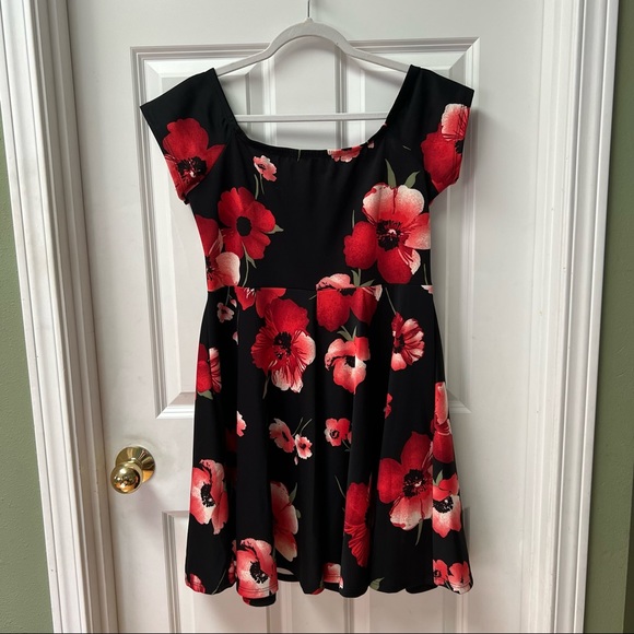 Dark Floral Skater Dress - Picture 2 of 7